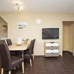 Apartman Haus De Niege Wech 04 Mit Gratis Nutzung Vom Ahoi Erlebnisbad Und Sauna In Sellin